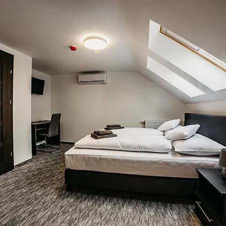Cedrus Club Szálloda Balassagyarmat